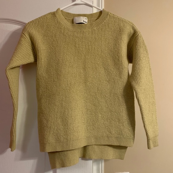Aritzia Sweaters - Aritzia sweater